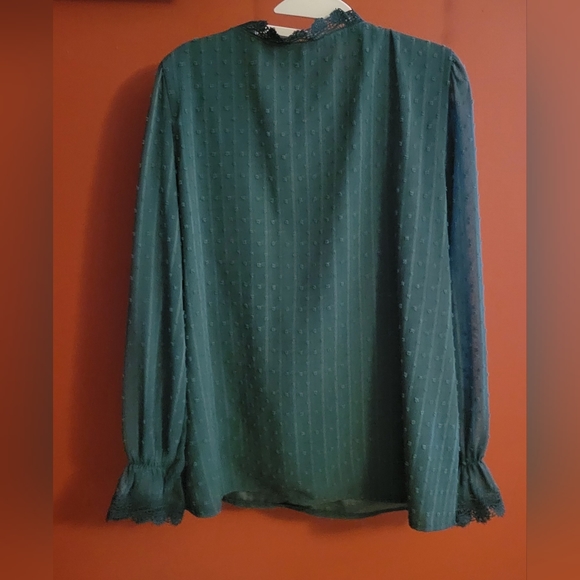 💵3/$20 Green Dot Crochet V-Neck Blouse For Women Size Large - Picture 3 of 14